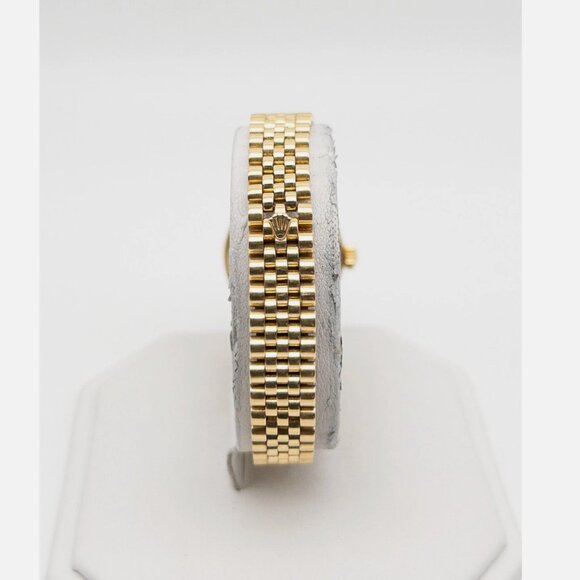 Mint Condition Rolex Ladies 18k Yellow Gold Watch main image 4